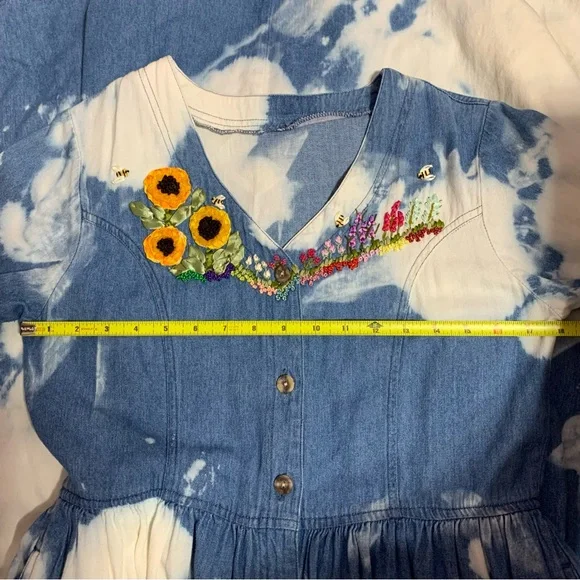 *RARE Vintage 80s Denim Button-Up Dress with Floral Embroidered Designs - M - Picture 8 of 9